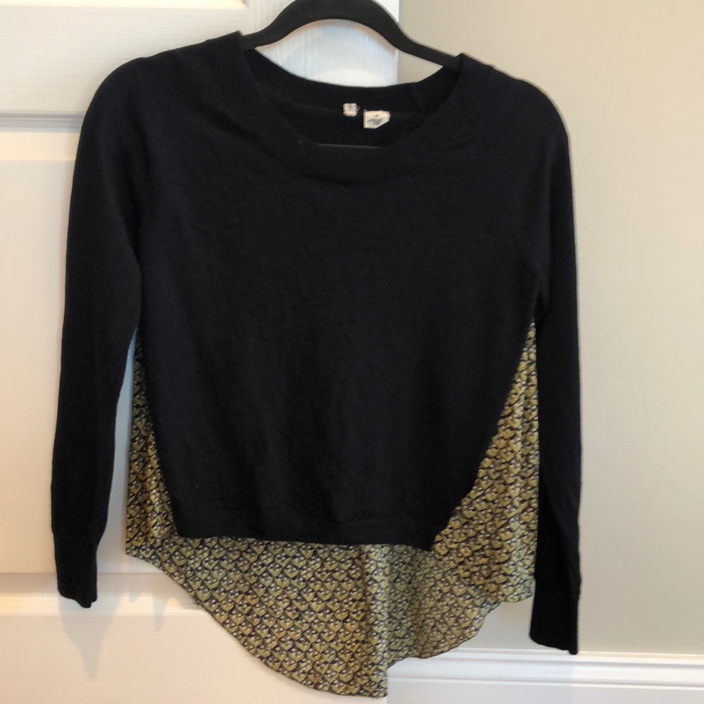Black pattern sweater/blouse top